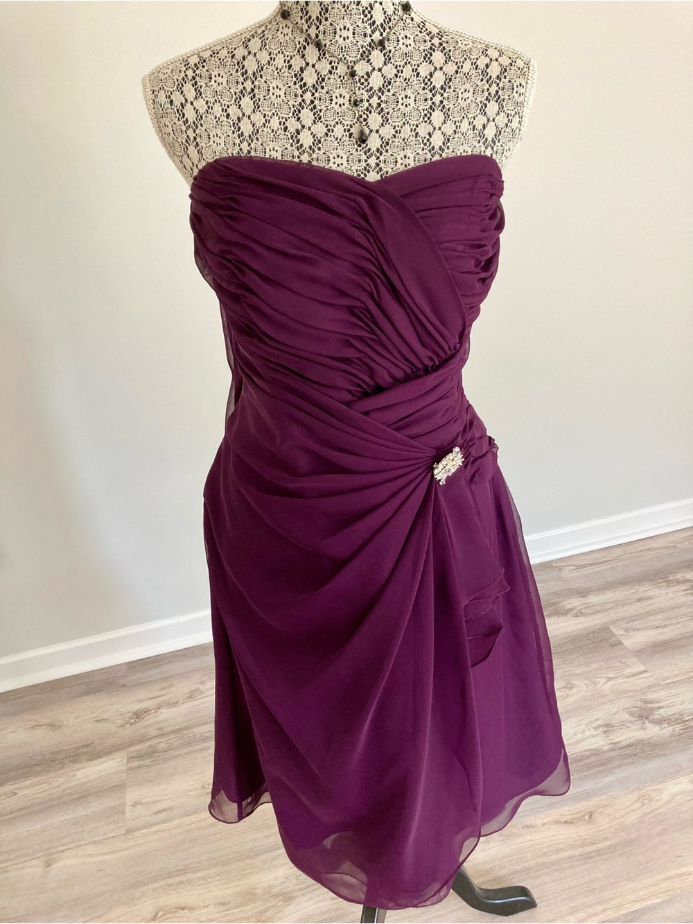Strapless Purple Gorgeous Strapless Fully Lined Feminine Dress